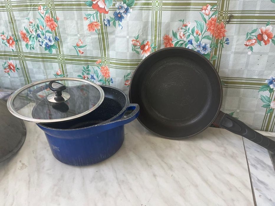 Два казана, кастрюлю и сковородку