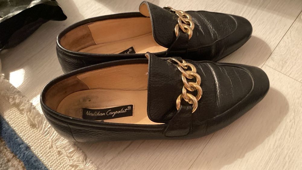 Отдам даром кожаную обувь 36 размера