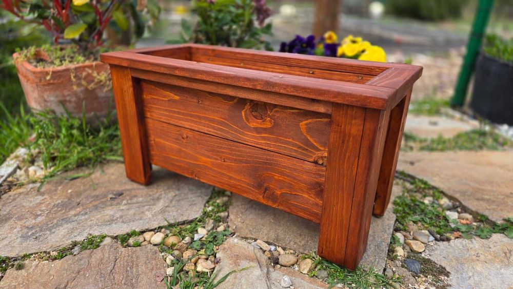 Дървена Кашпа / Сандъче / Саксия за двор, градина или тераса