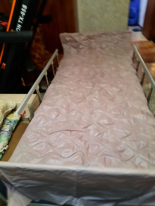 Продам кровать механическую