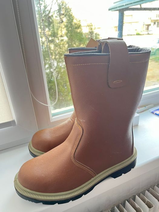 Продаются сапоги спецодежда