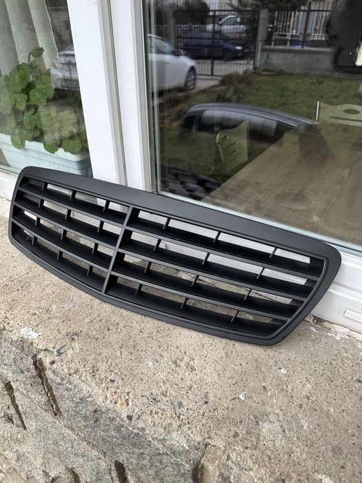 Решетка Mercedes E class W211 Мерцедес В211