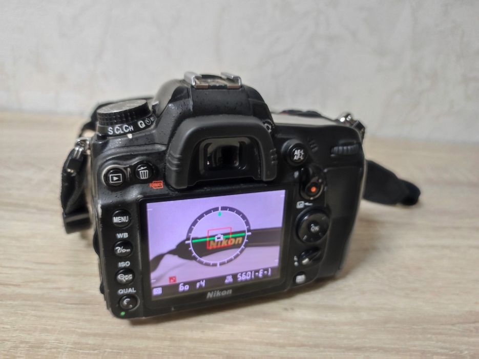 Продам фотоаппарат Nikon D7000