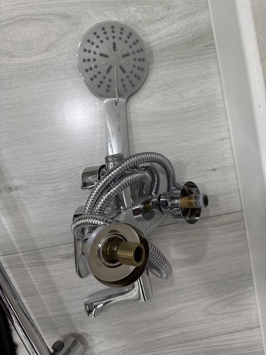 Душевой набор со смисителем