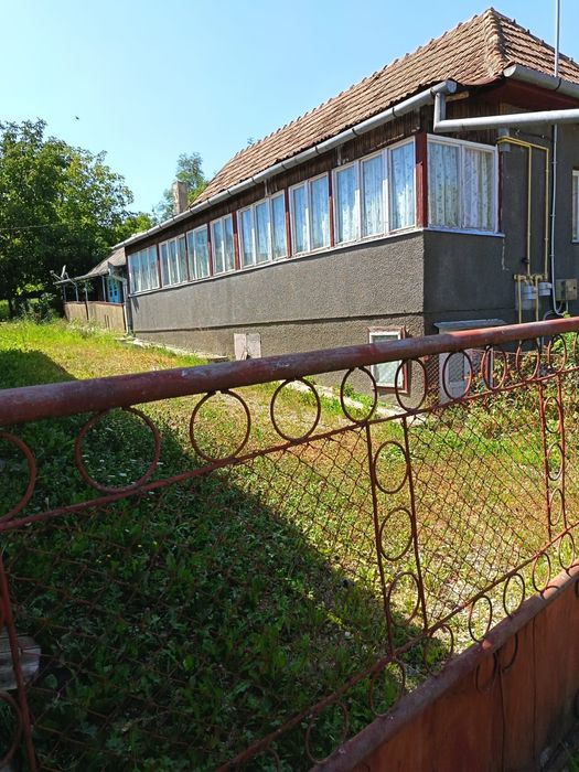 Casa cu 3 camere, bucatarie, baie utilata complet