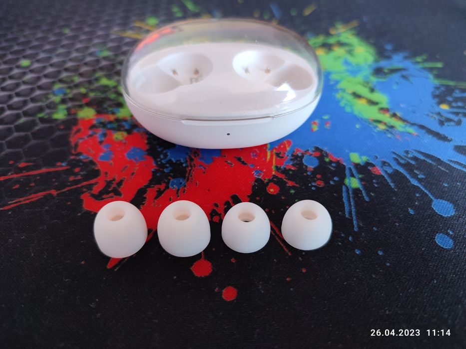 Кейс от Realme Buds Q2s