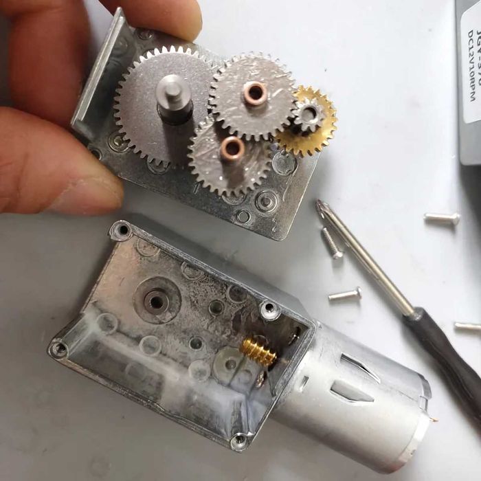 Motor cu reductor 12V GY-370 – Motor cu melc turație mică cuplu mare