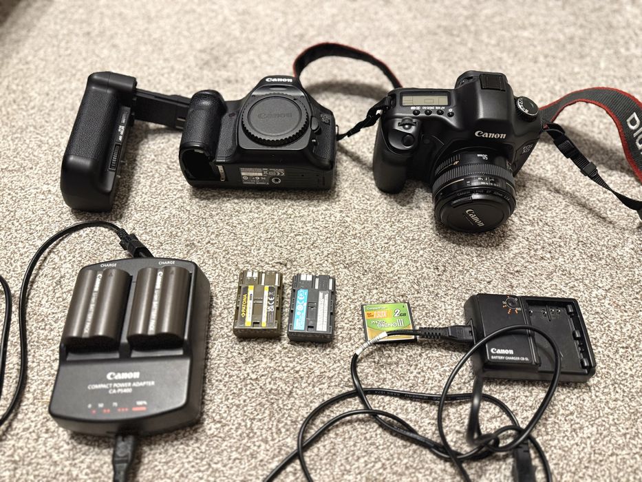 Canon EOS 5D Classic (2 body-uri) + Grip BG-E4 / 2 incarcatoare