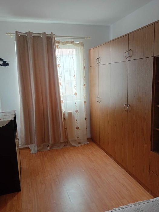 Inchiriez Apartament