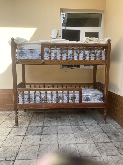 Детскый кроват с матрасом