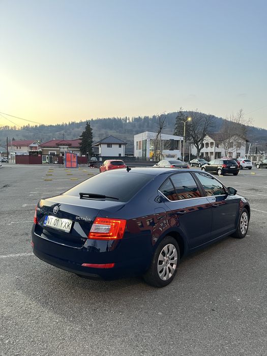 Skoda octavia 2.0 DSG parkassist 360 canton keyless columbus
