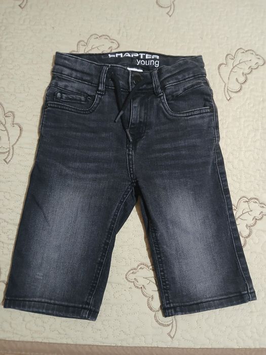 Pantaloni trei sferturi 8-9 ani