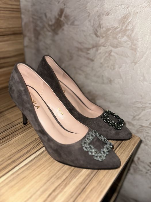 Стильные женские туфли DAMLA