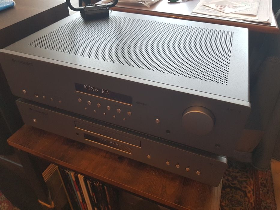 Amplificator Cambridge AXR 100 + 2 cabluri boxe/RCA