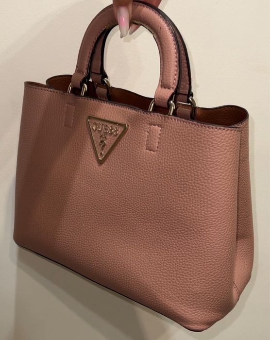 Дамска чанта Guess Aretha Girlfriend Satchel Bag