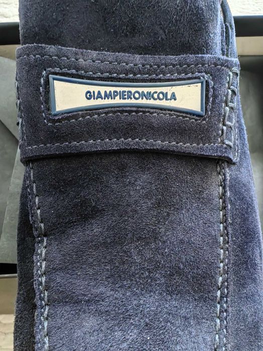 Продам мужскую обувь лоферы