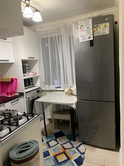 Самал мөлтек ауданында 3 бөлмелі пәтер жалға беріледі