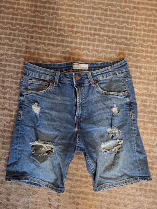 Blugi albaștri bershka marimea 32