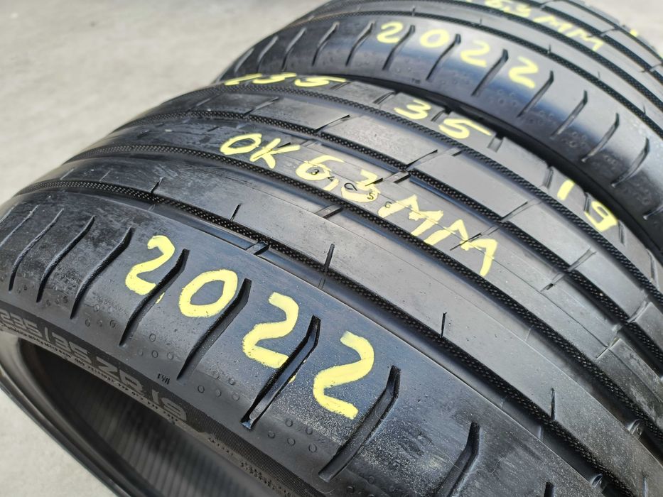 Doua anvelope de vara 235 35 19 nokian powerproof dot 2022