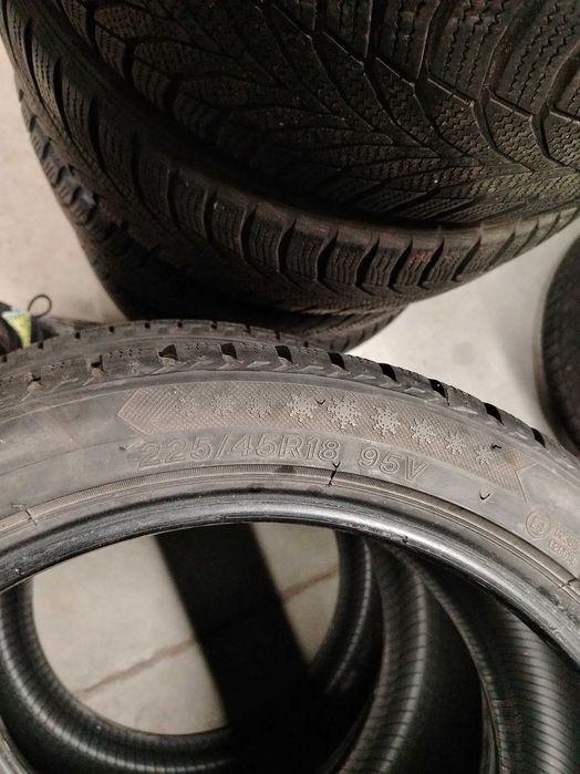 4бр.зимни гуми 225/45/18 Lassa