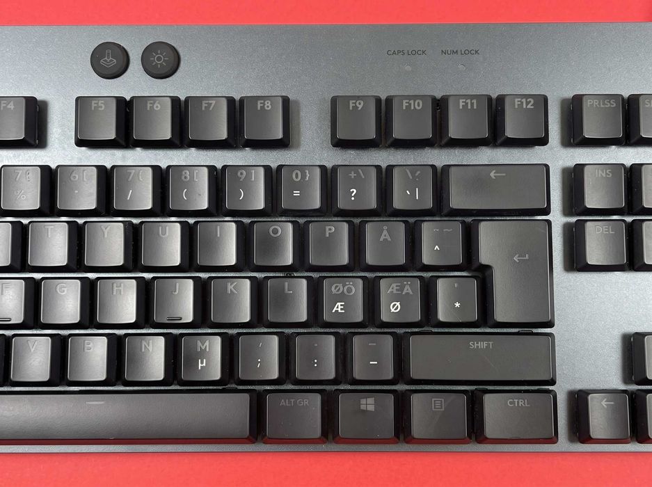 Logitech G815 RGB Механична геймърска клавиатура Mechanical Gaming Keyboard Low Profile