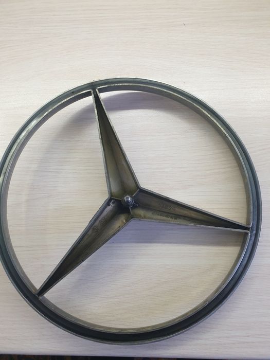 Эмблема Мерседес актрос MP1