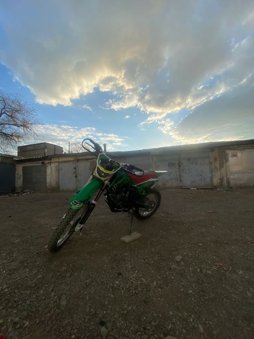 Продам мотоцикл эндуро 250куб