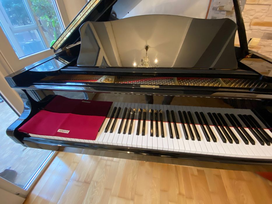 REDUCERE 2000€ —YAMAHA C3  ! ! !