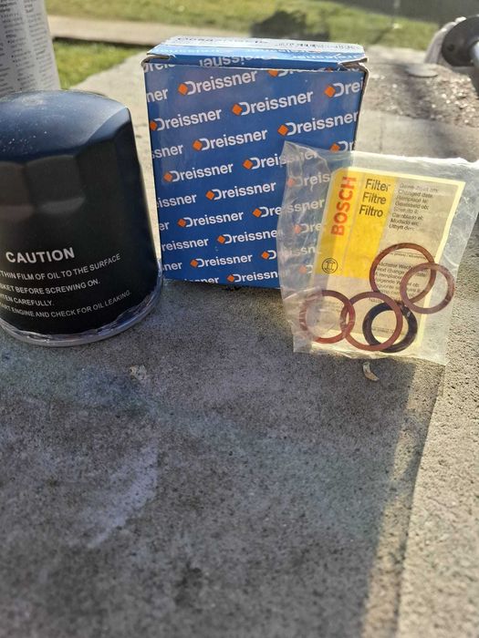 vand 3 filtre ulei BOSCH pentru ford escort benzina si focus td 2005