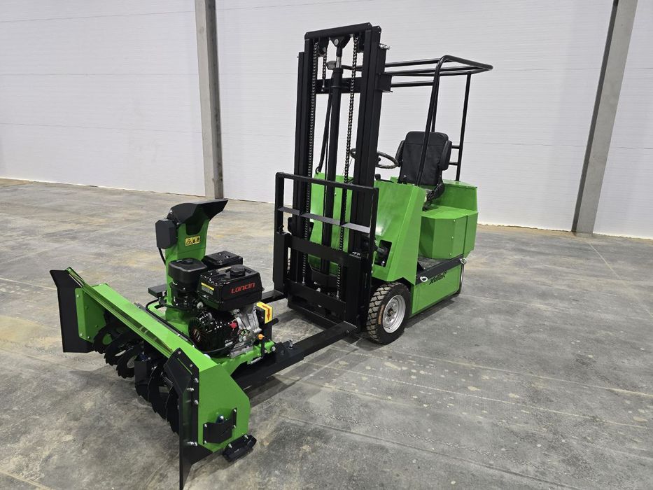 Продам снегоуборщик