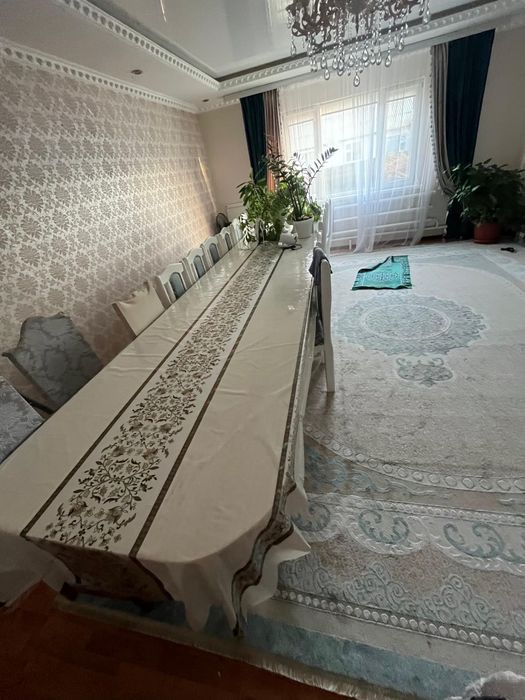 Большой и удобный стол 5м