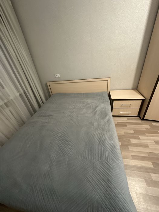 Спальный кровать с тумбой -2