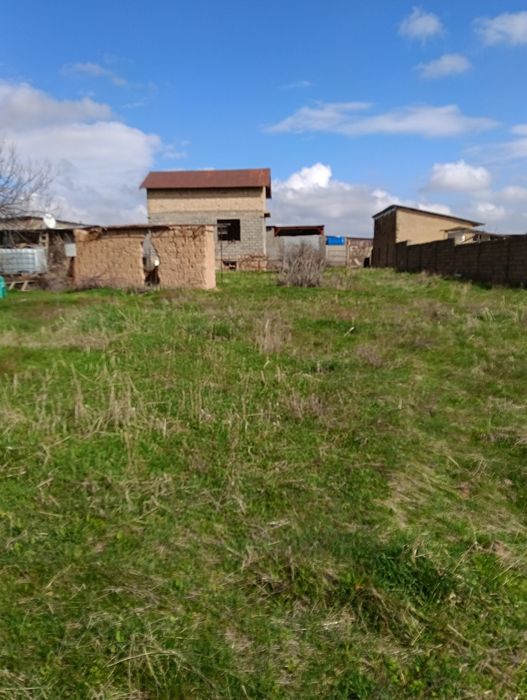 Участок с 2-х этажным домом