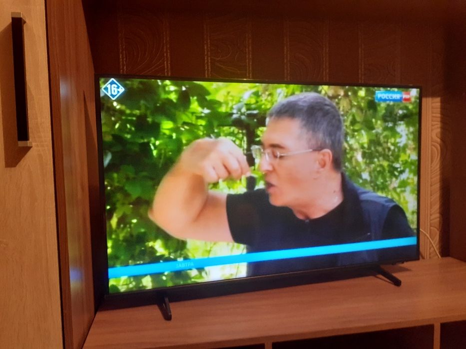 Продам телевизор Самсунг 43 дюима