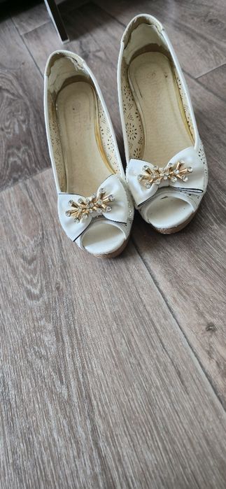 Продам Туфли женские