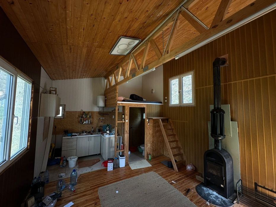 Casa și teren de vânzare în Băcaia , Geoagiu , jud Hunedoara