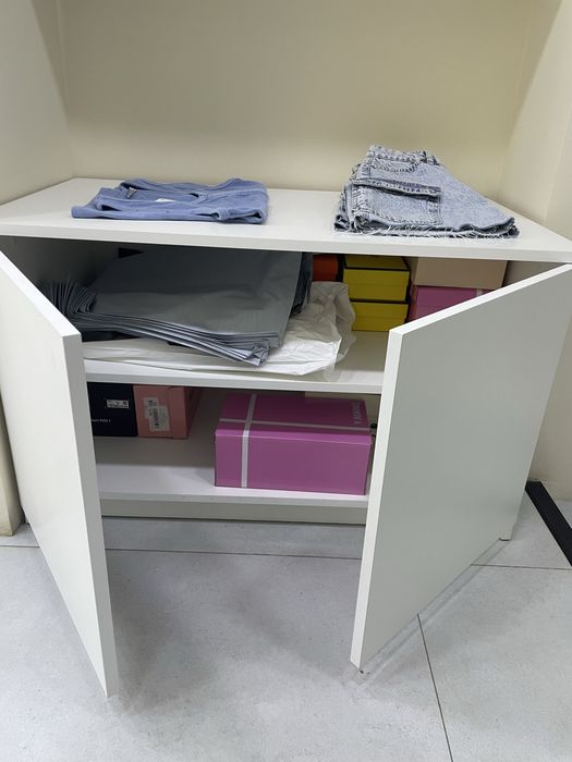 Косметологическая тумба на колесах