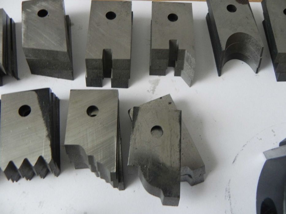 Freza cap butuc si set de 36 cutite pentru freza verticala sau abric