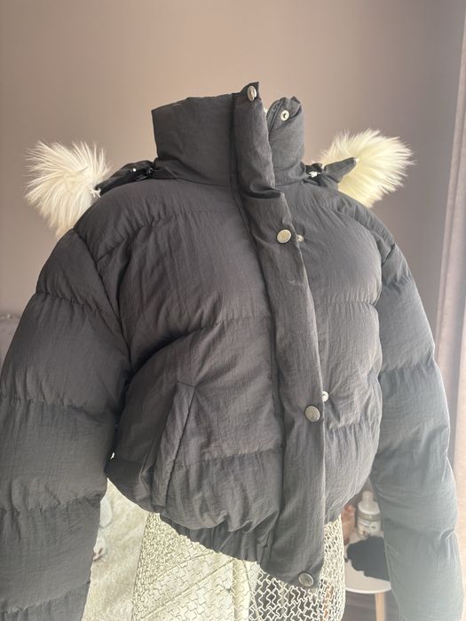 Яке бомбер на Barrels and Oil