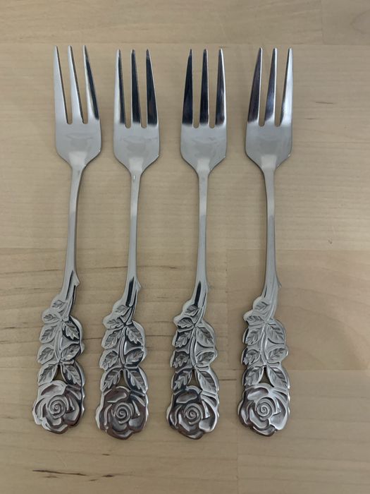 Прибори за хранене