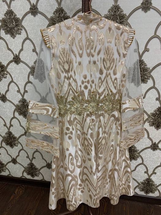 Продаю национальный ансамбль (недорого).