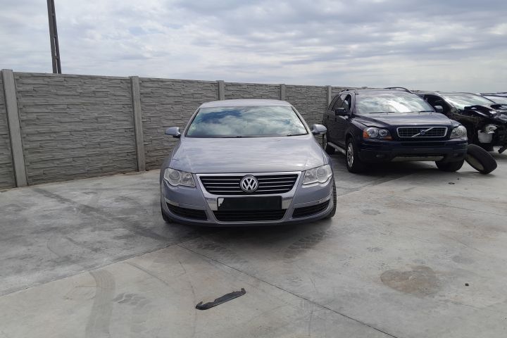 Far stanga 3C0941005AD 3C0941005AD Volkswagen VW Passat B6