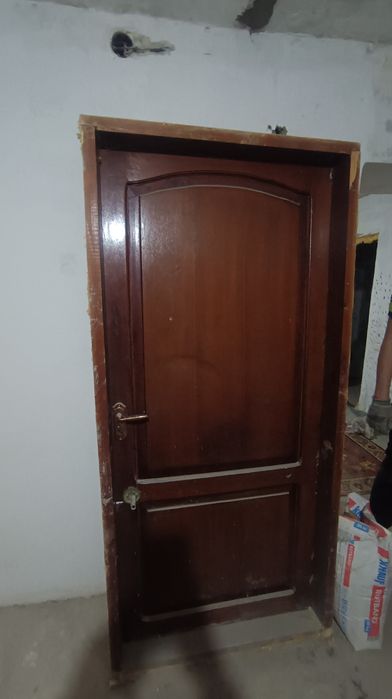 Дверь в комплекте с коробкой