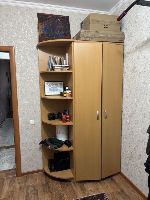Продам шкаф с полками