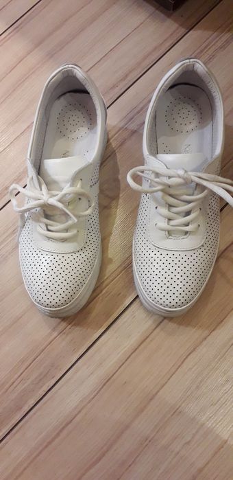 Нови дамски сникърси на платформа