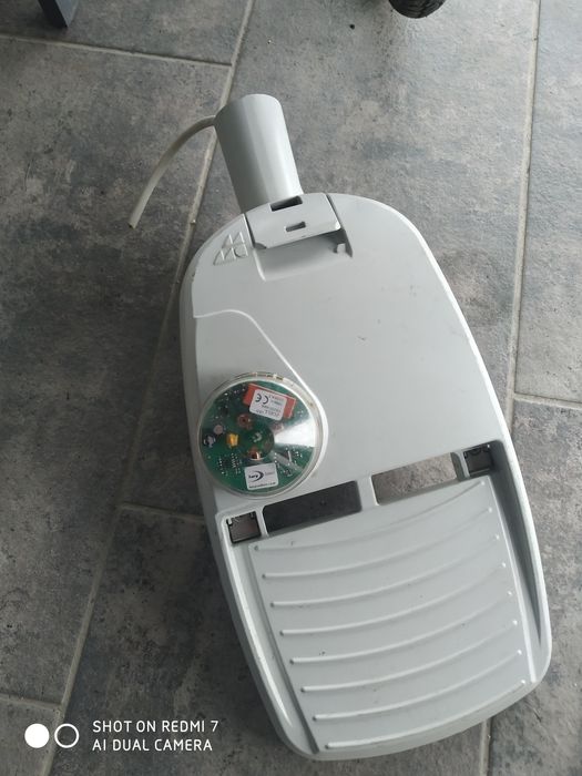 Lampă stradală LED cu senzor automat ZCell (fotocelulă)