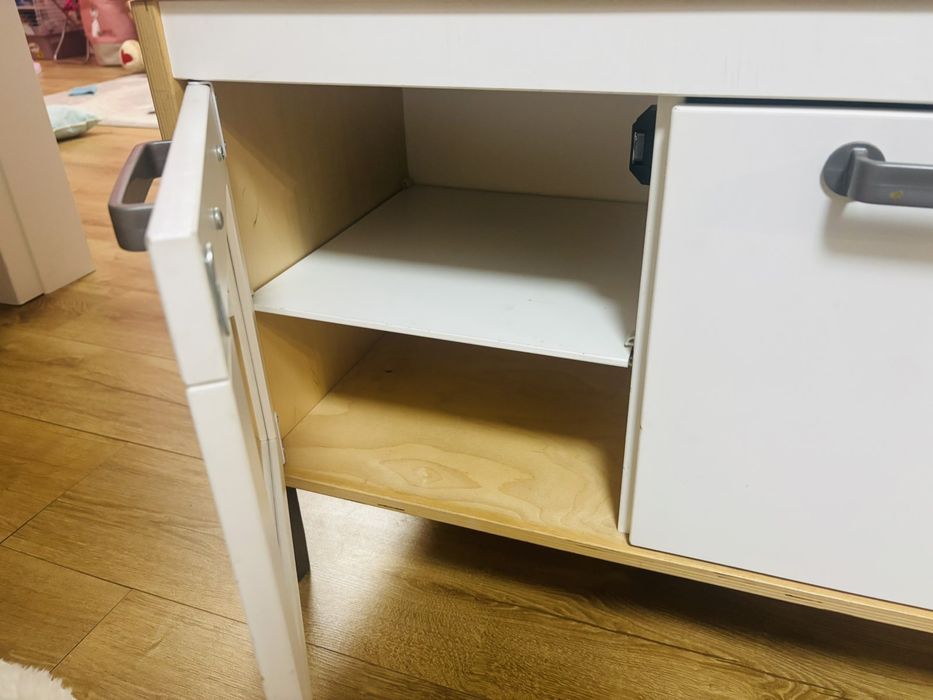 Детска кухня с котлони