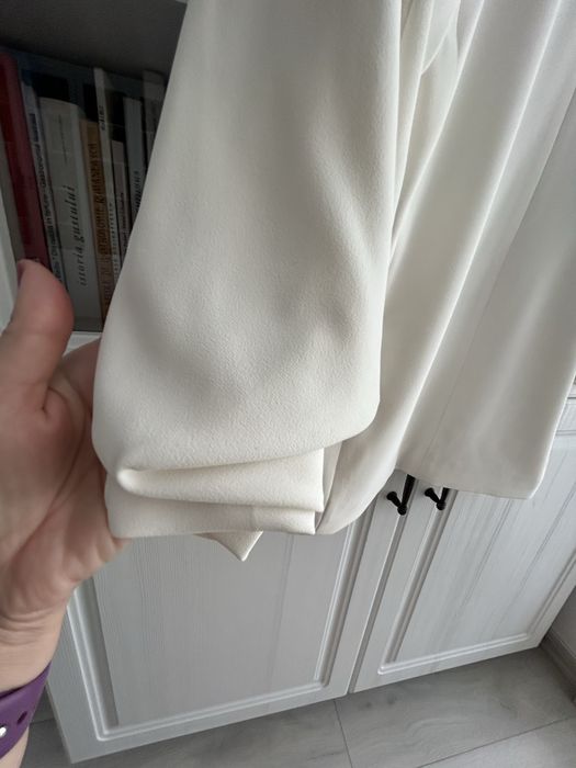 Vand sacou alb marca H&M in stare impecabila marimea 36/38