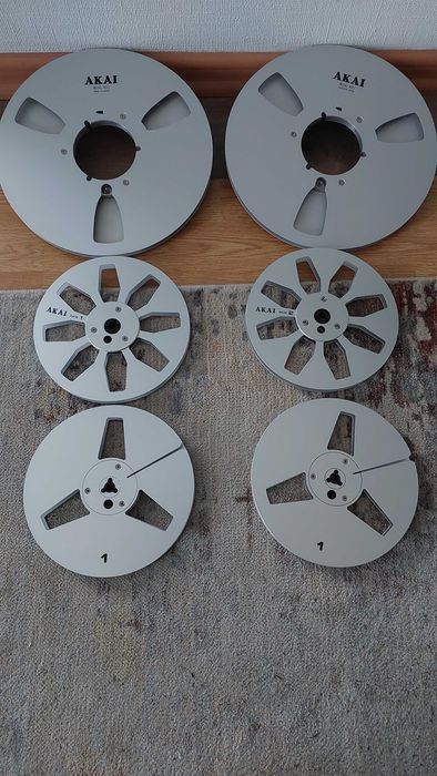 Кассеты  катушки  Maxell  BASF Akai