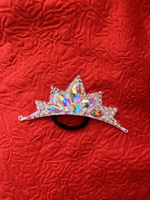 Коронки за художествена гимнастика